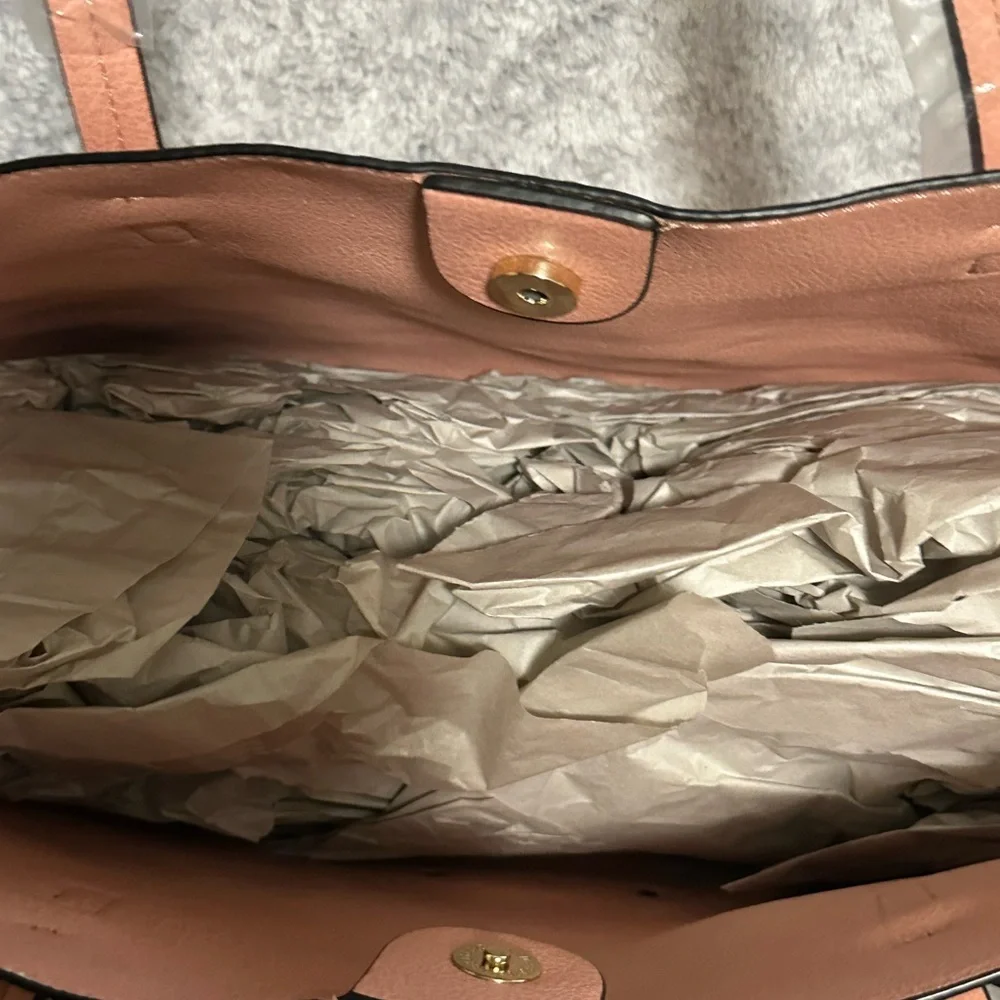 De Vesi Pink Crocodile-Embossed Tote De L'amour Bag With Matching Wristlet NWT